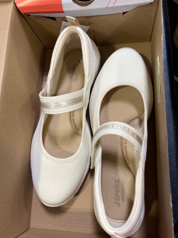 Photo 1 of Woman's Clogs cream us 7 