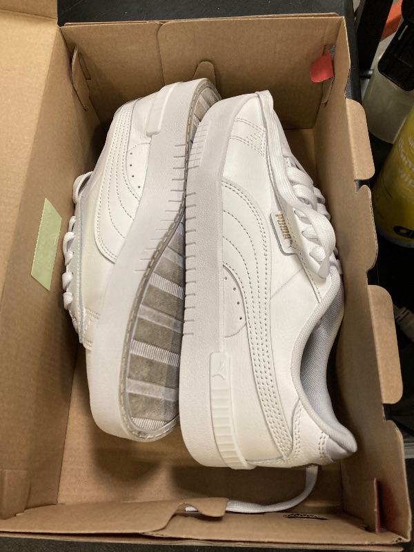 Photo 1 of Puma Womens Sneakers ( size us 7 ) 