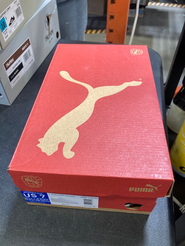 Photo 1 of Puma Womens Sneakers ( size us 7 ) 