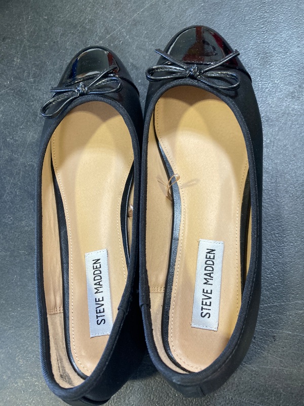 Photo 1 of Steve Madden Ladies' Flat | size 8
