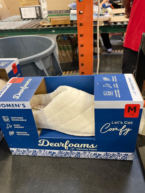 Photo 1 of Dearfoams “Cozy Clog” Slippers Women’s Memory Foam Slip-on White size medium 