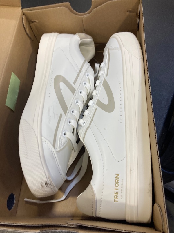 Photo 1 of TRETORN Women's Hopper Sneaker size Womens 7.5