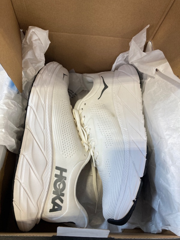 Photo 1 of Arahi 7
Hoka Shoes size men 9 