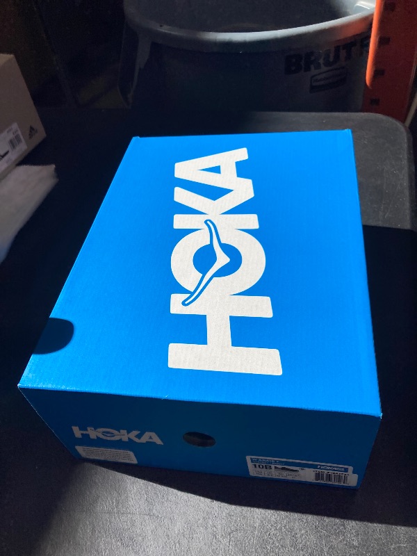 Photo 1 of HOKA Women's Arahi 7 Stability Shoe size 10B