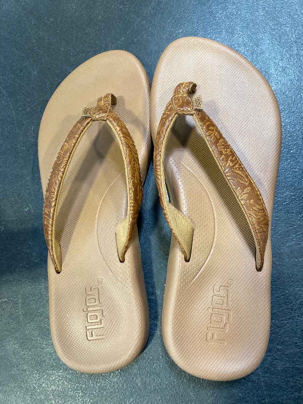 Photo 1 of Flojos Women's Flip Flop SIZE 8 