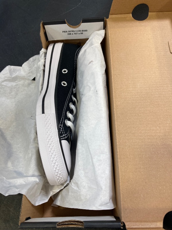 Photo 1 of Converse Chuck Taylor All Star Low Top Sneakers size M5/W7