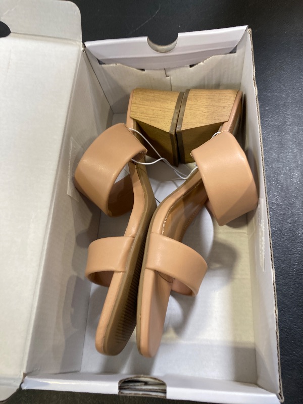 Photo 1 of Dolce Vita Women's Swell Sandal
SIZE 10