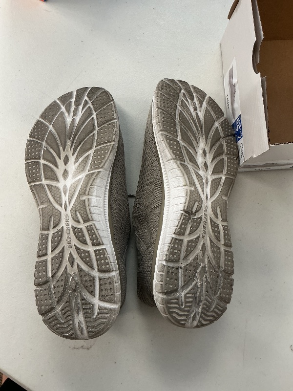 Photo 1 of Skechers Slip-ins: Virtue SIZE 7
