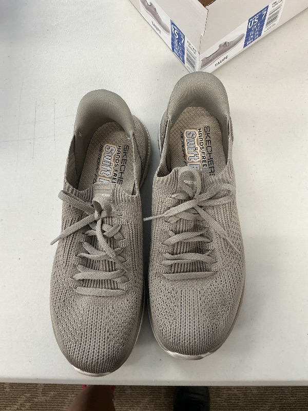 Photo 1 of Skechers Slip-ins: Virtue SIZE 7