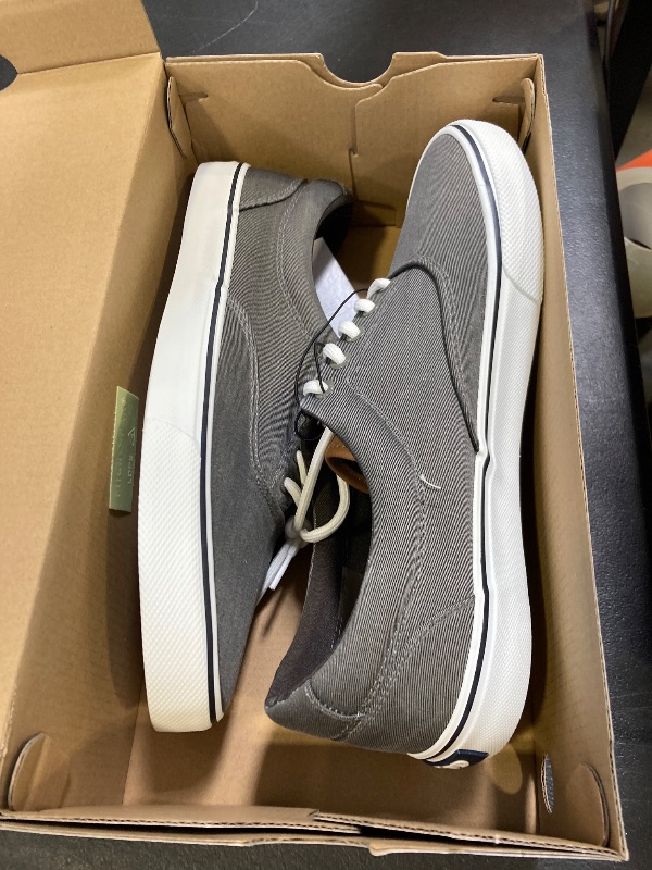 Photo 1 of Izod Men's Canvas Shoe SIZE MEN 10