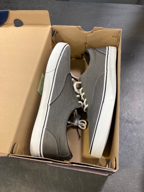 Photo 1 of Izod Men's Canvas Shoe MENS SIZE 10.5