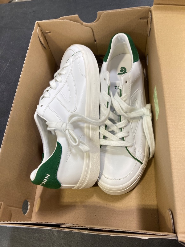 Photo 1 of Tretorn Men's Sneaker SIZE 8
