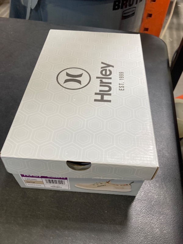 Photo 1 of Hurley Ladies' Bungee Shoe SIZE 8
