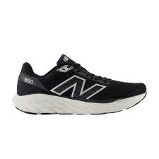 Photo 1 of Women’s New Balance 880v14 Size 11.5
