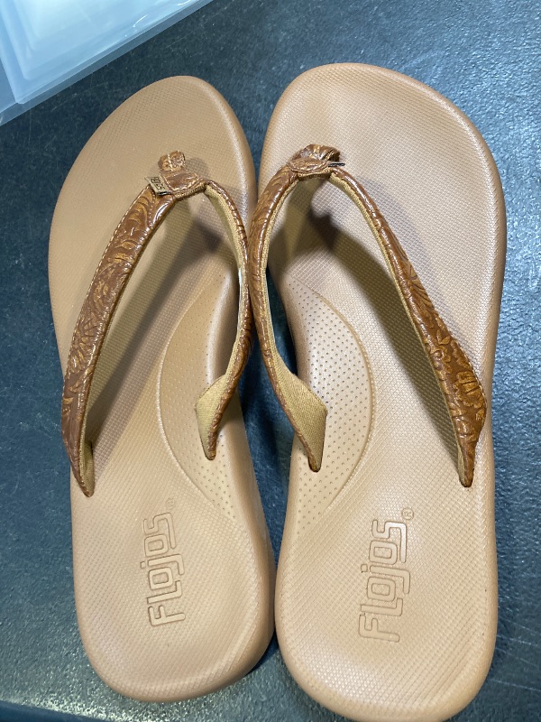 Photo 1 of Flojos Women's Flip Flop size 9