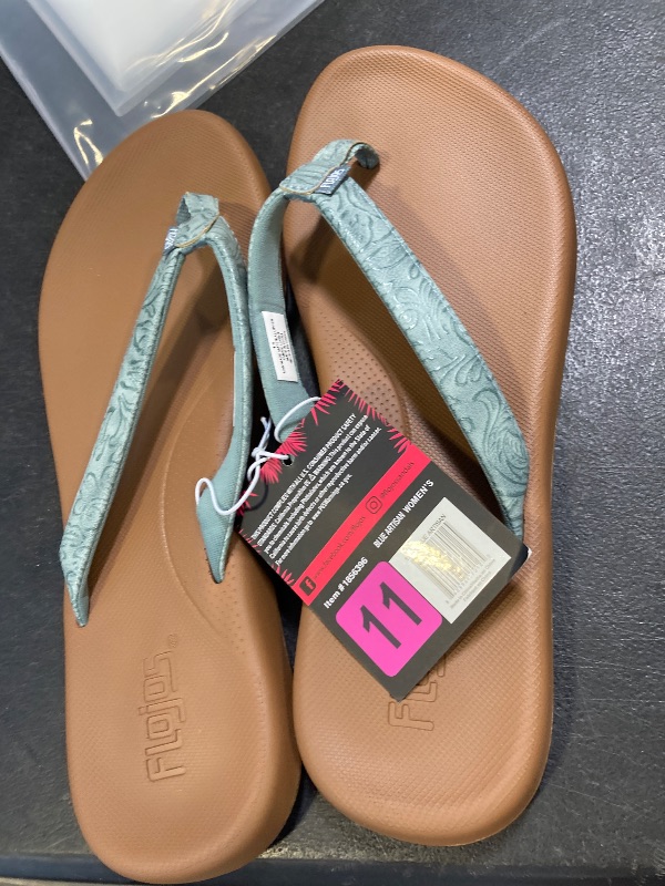 Photo 1 of Flojos Women's Flip Flop size 11