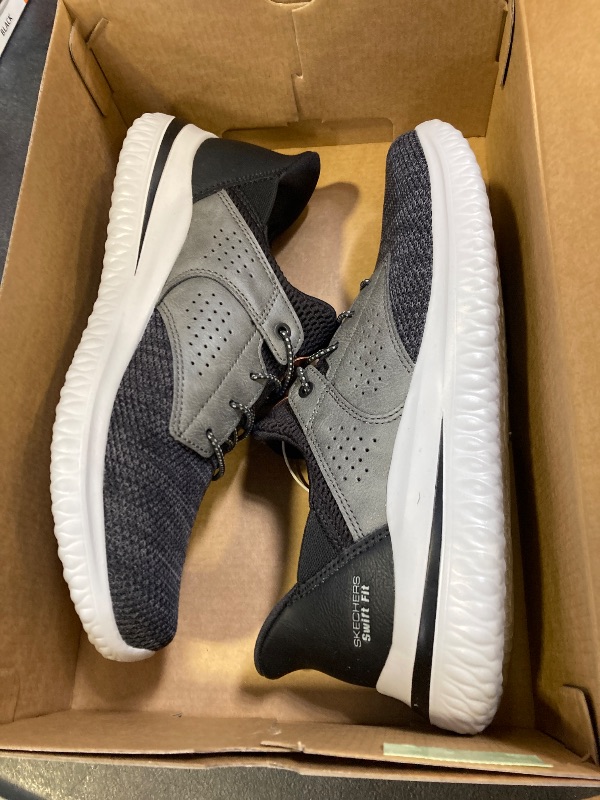 Photo 1 of Skechers Men's Delson Swift Fit Hands Free Shoe SIZE 9