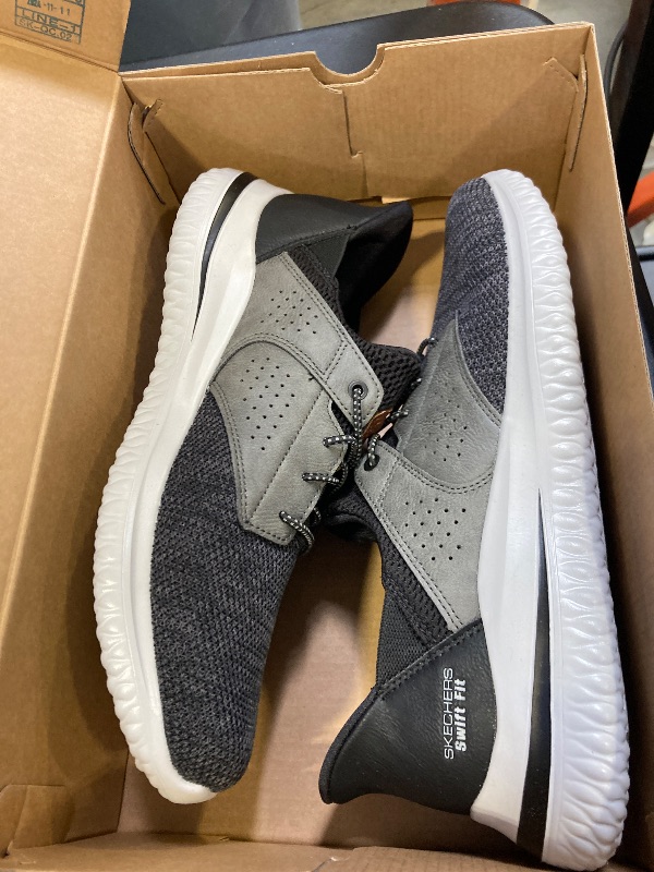 Photo 1 of Skechers Men's Delson Swift Fit Hands Free Shoe SIZE 10.5