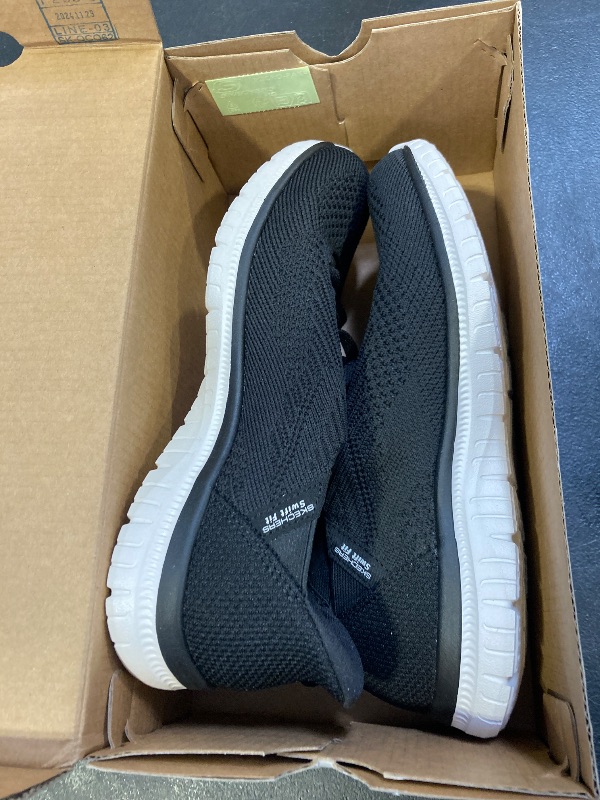 Photo 1 of WOMENS SKECHERS RUNNING SHOES SIZE 7