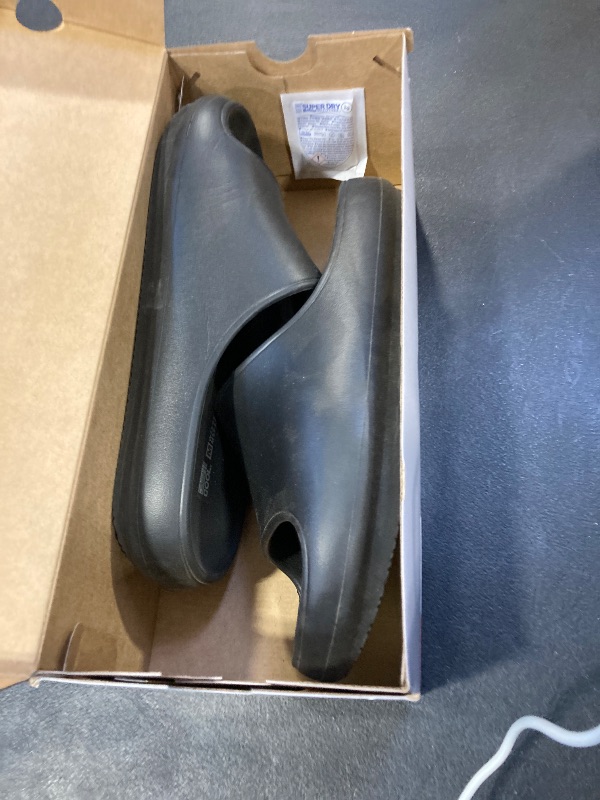 Photo 1 of 32 Degrees Women's Cloud Slide | Slip-On | Waterproof | Pillow-Like Comfort | Lightweight size m 