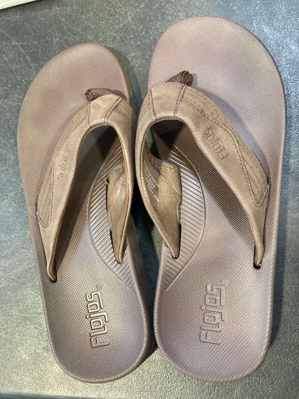 Photo 1 of Flojos Men's Flip Flop SIZE 9 