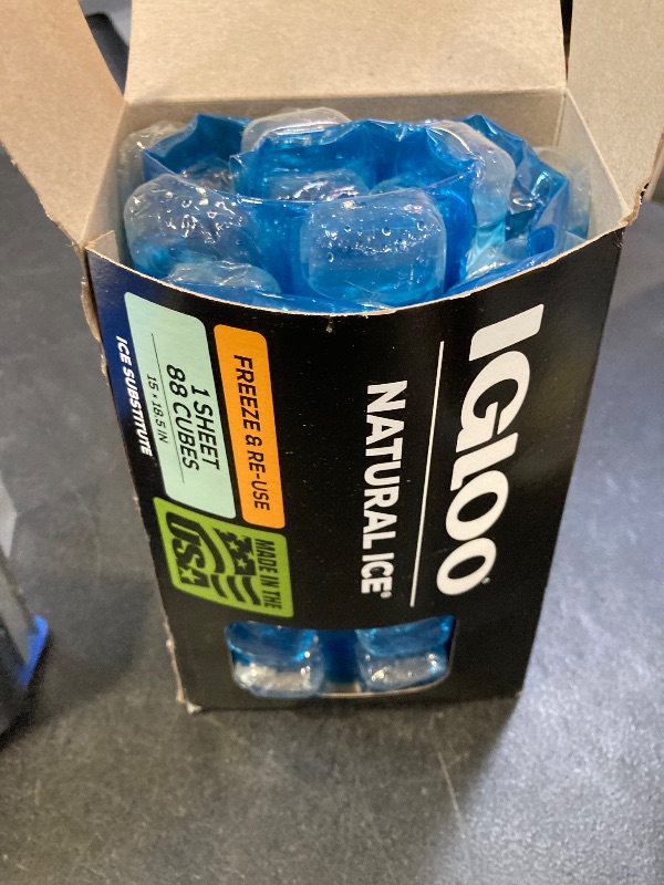 Photo 1 of Igloo MaxCold Gel Ice Packs, Reusable Ice Packs for Coolers, Long Lasting Cold Freezer Pack for Lunch Boxes and Camping