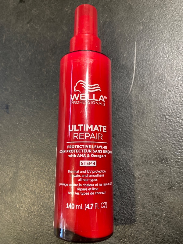 Photo 1 of Wella Professionals ULTIMATE REPAIR Protective Leave-In Treatment | Hair Repair Treatment for Damaged Hair | Replenishes and Repairs | 4.7 Fl Oz