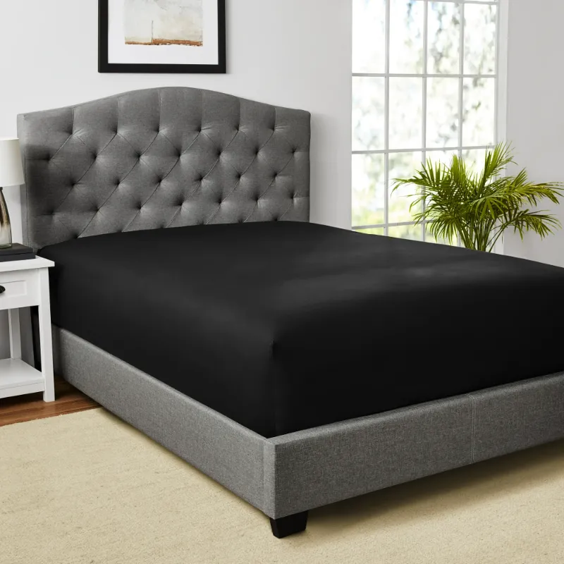 Photo 1 of Mainstays Easy Care 300 Thread Count Solid Rich-Black CVC Cotton Blend Fitted Sheet, Queen (Adult)