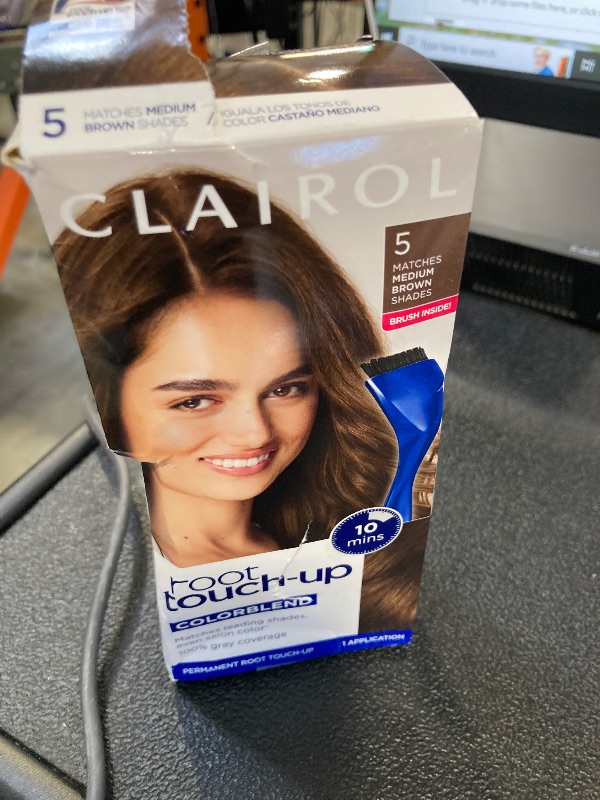 Photo 1 of Clairol Root Touch-Up by Nice'n Easy Permanent Hair Dye, 5 Medium Brown Hair Color, (Pack of 1)