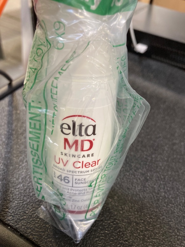 Photo 1 of EltaMD UV Clear Face Sunscreen SPF 46, Oil Free for Face with Zinc Oxide, Dermatologist Recommended Sunscreen Lotion, For Acne-Prone Sensitive Skin, 1.7 oz Pump