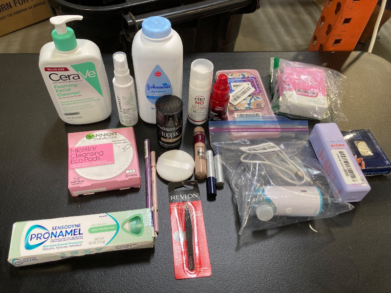 Photo 1 of Cutie! Beauty Bundle!
---final sale / no returns---
