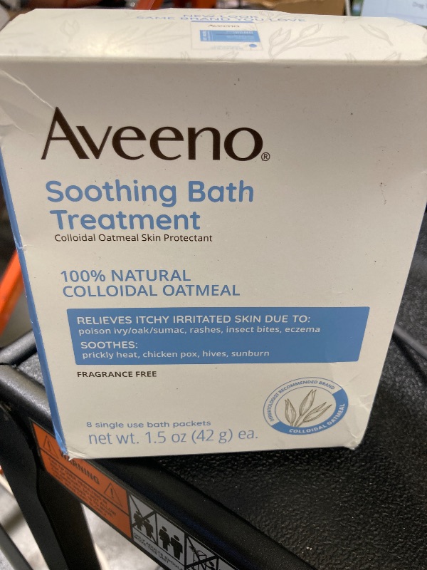 Photo 1 of Aveeno Fragrance Free Soothing Bath Treatment, 100% Natural Colloidal Oatmeal, Sensitive Skin Bath Soak for Relief of Dry, Itchy, Irritated Skin Due to Eczema & Hives, Bath Packets, 8 ct.