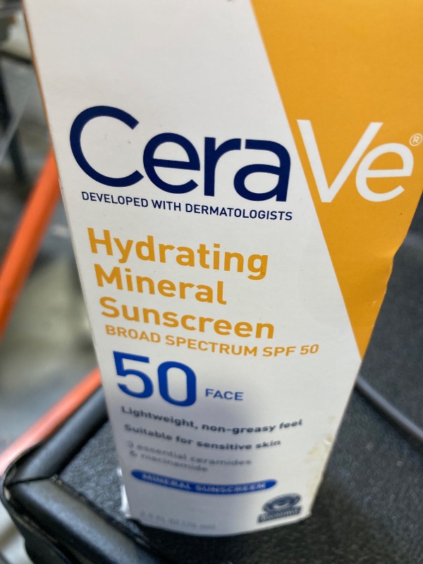 Photo 1 of CeraVe 100% Mineral Sunscreen SPF 50, Face sunscreen With Zinc Oxide & Titanium Dioxide, Hyaluronic Acid + Niacinamide + Ceramides, Oil Free, Travel Size 2.5 oz