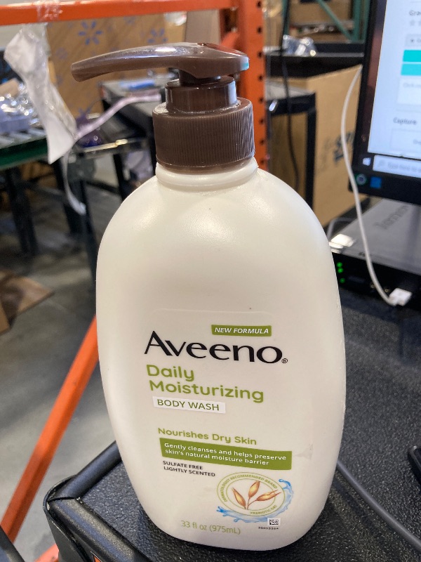 Photo 1 of Aveeno Daily Moisturizing Body Wash with Soothing Oat, Creamy Shower Gel, Soap-Free and Dye-Free, Light Fragrance, 33 fl. oz