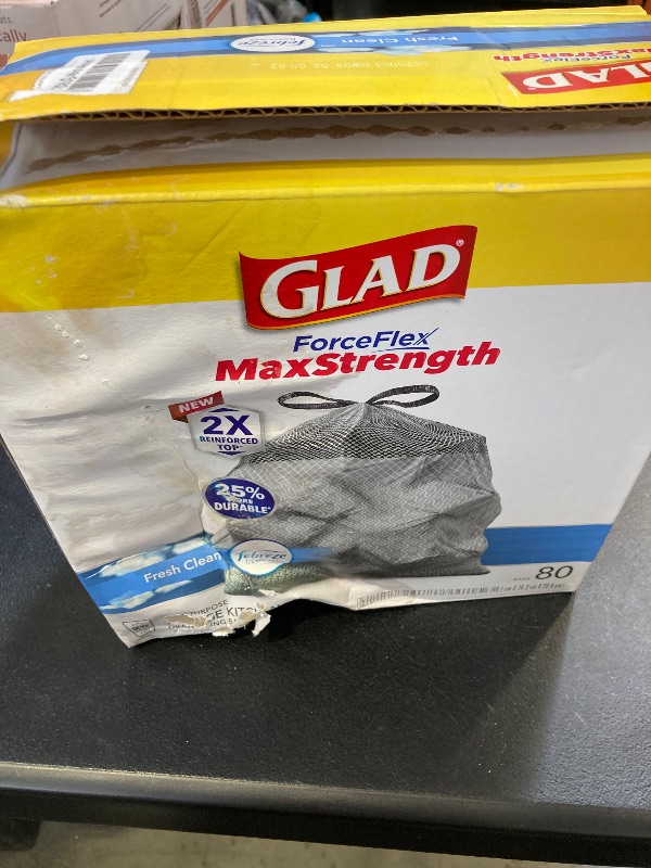 Photo 1 of Glad ForceFlex MaxStrength Kitchen Drawstring Trash Bags, 20 Gal, Fresh Clean, 80 Ct, Pack May Vary