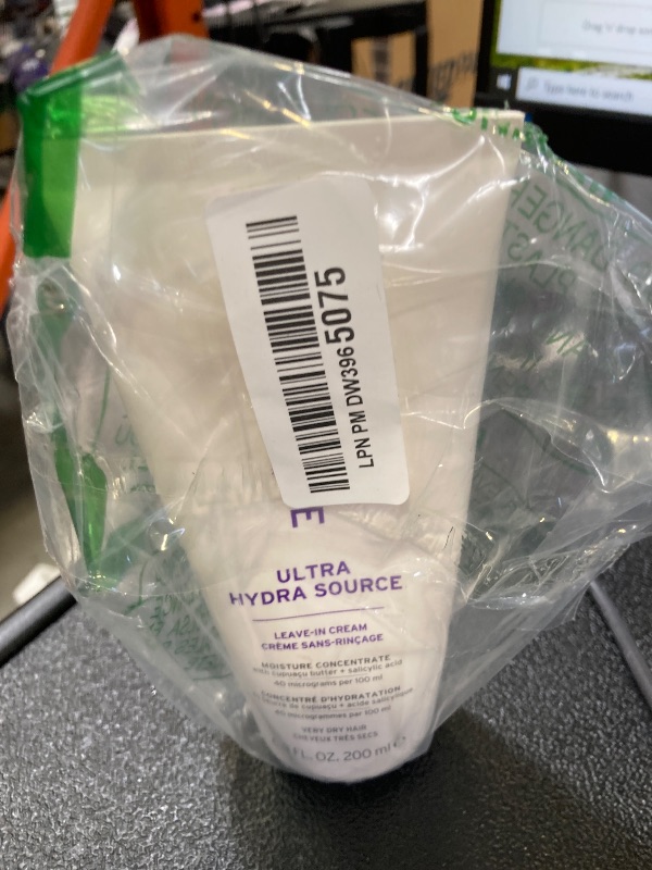 Photo 1 of Biolage Ultra Hydra Source Leave-In Cream - Moisturizes & Controls Frizz, For Very Dry, Thick, Hair, Infused with Micro-dosed with Cupuaçu Butter & Salicylic Acid