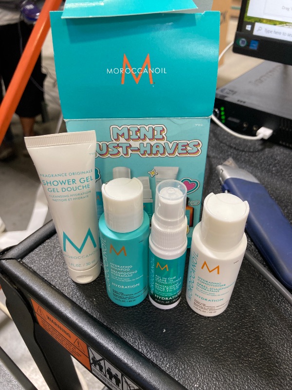 Photo 1 of Moroccanoil Mini Must-Haves - Deluxe Sampler Set