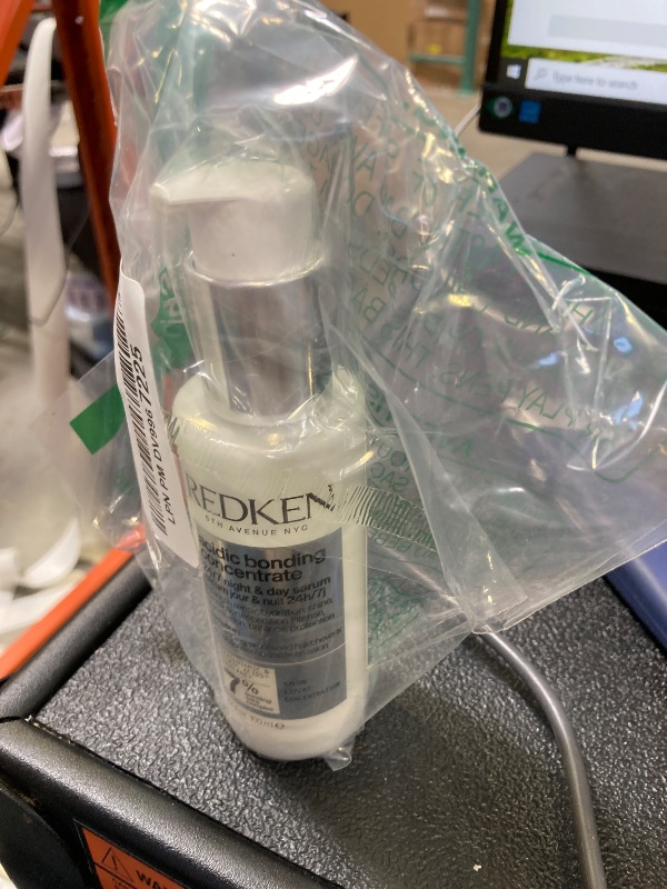 Photo 1 of Redken Acidic Bonding Concentrate 24/7 Night & Day Serum For Damaged Hair - Nourishes & Restores, Overnight Repair & Protection