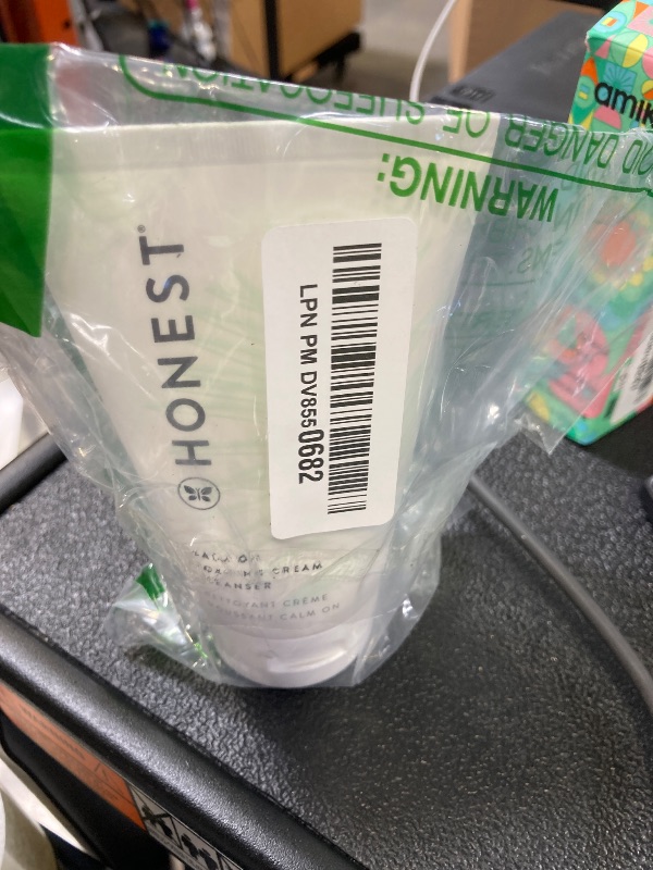 Photo 1 of Honest Beauty Sensitive Skin Calming Cream Cleanser | Gently Cleanses, Hydrates, + Calms Skin | Hypoallergenic, Fragrance Free, Vegan | 4 fl oz