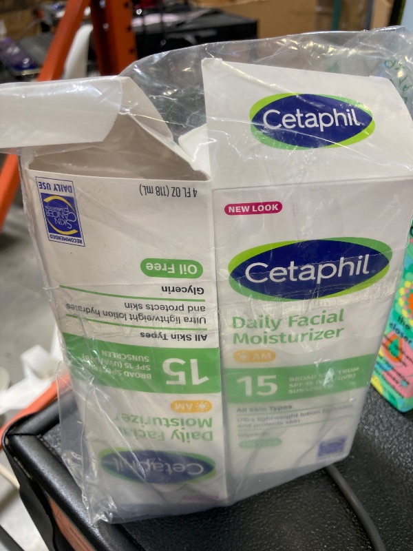 Photo 1 of Cetaphil Daily Facial Moisturizer SPF 15, 4 Fl Oz, Gentle Facial Moisturizer for Dry to Normal Skin Types, No Added Fragrance, Pack of 2, (Packaging May Vary)