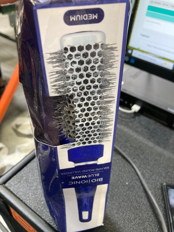 Photo 1 of BIO IONIC Bluewave Nanoionic Conditioning Brush, Medium