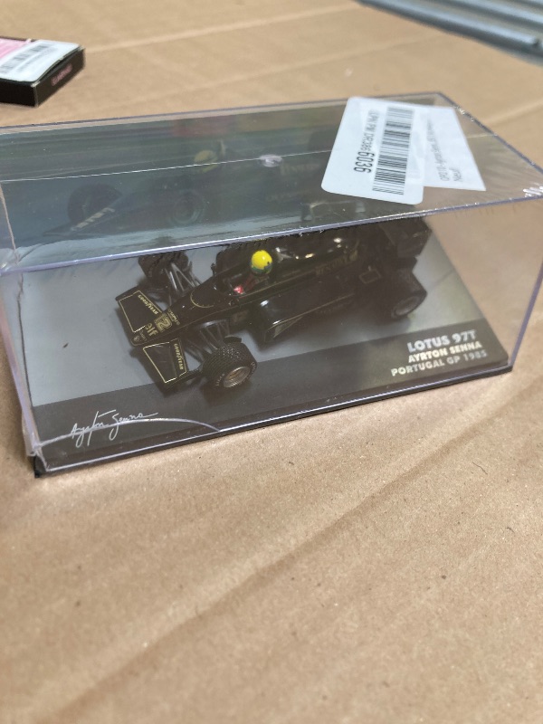 Photo 1 of OPO 10 - Ayrton Senna Lotus 97T # 12 - Winner Portugal GP Formule 1-1985 1:43 Altaya (709)