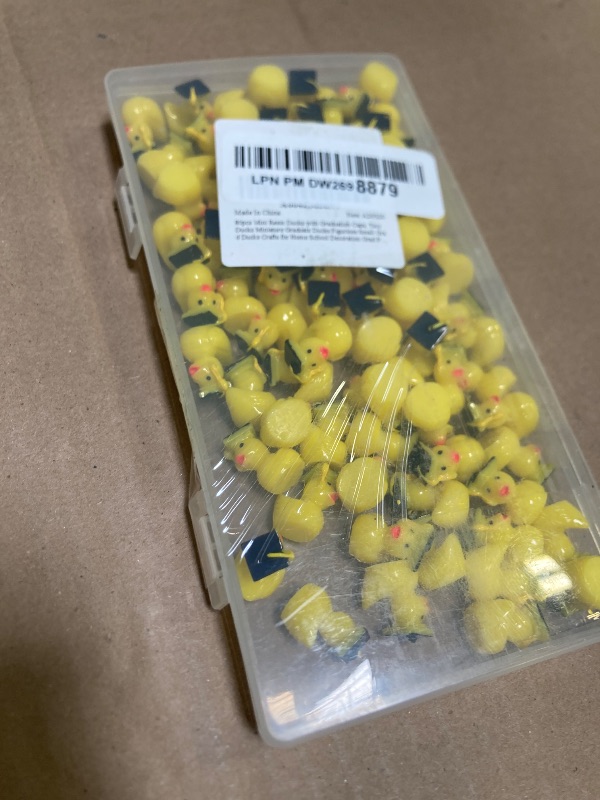 Photo 1 of 80pcs Mini Resin Ducks with Graduation Caps, Tiny Ducks Miniature Graduate Ducks Figurines Small Grad Ducks Crafts for Home School Decoration Grad Party Favors
