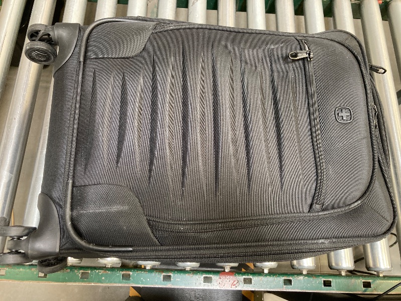 Photo 1 of Swissgear 8099 21" Softside Expandable Spinner Carry-On - Black