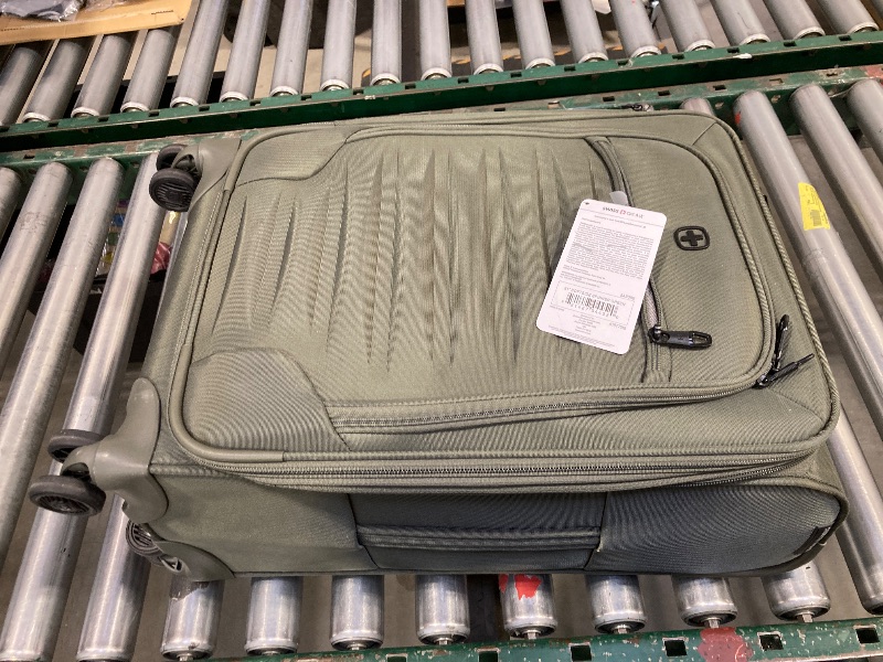 Photo 1 of SWISSGEAR The Checklite II Carry-On Spinner, GREEN