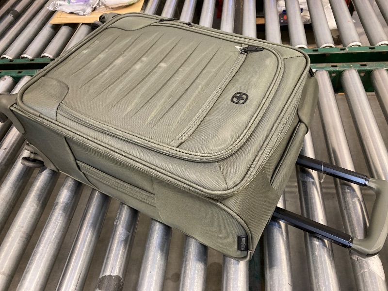 Photo 1 of SWISSGEAR The Checklite II Carry-On Spinner, GREEN