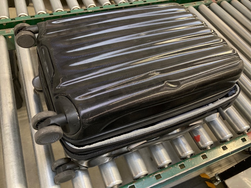 Photo 1 of Ricardo Hardside Lightweight Carry On 350o Spinner Luggage 