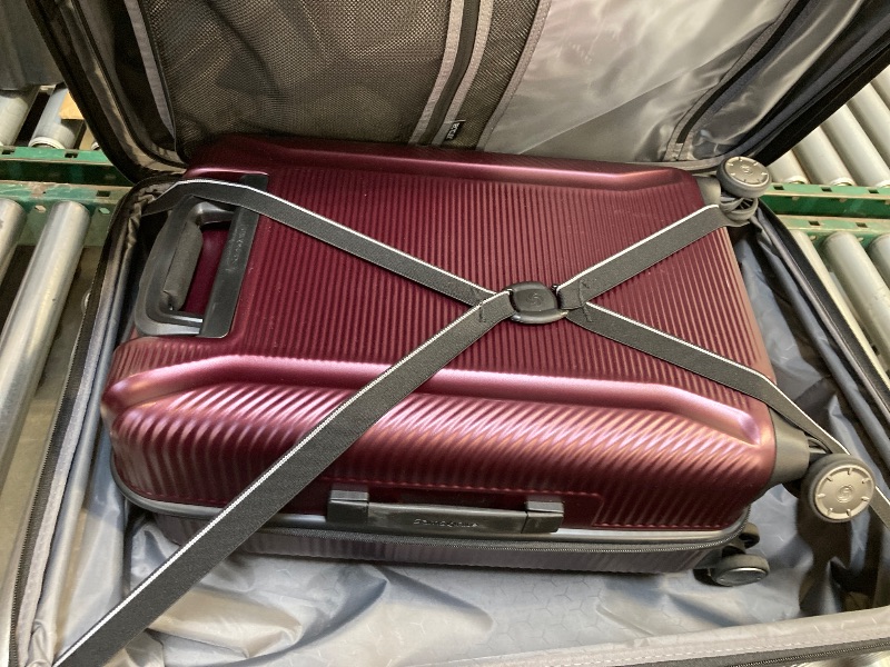 Photo 1 of Samsonite Element XLT 2-piece Hardside Set Red
