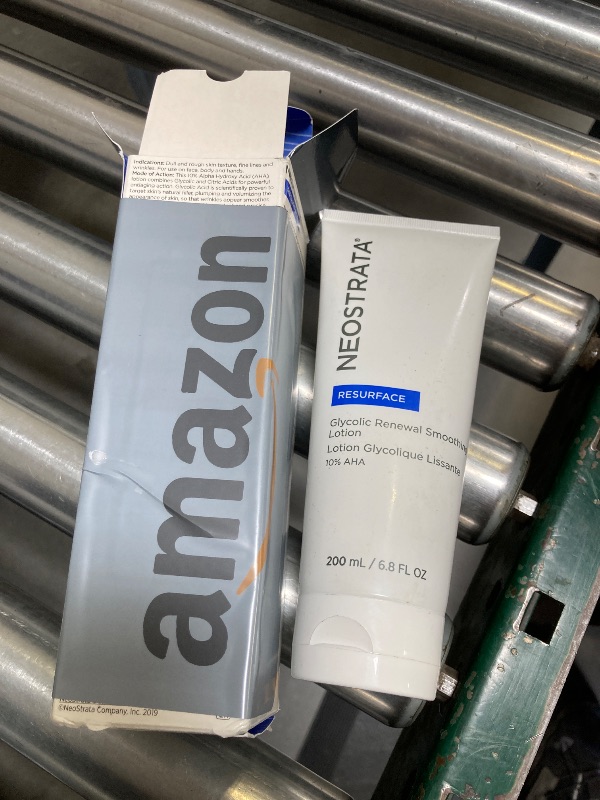 Photo 1 of NEOSTRATA GLYCOLIC RENEWAL Smoothing Lotion Lightweight Skin Rejuvenation For Face, Body and Hands Oil-Free Fragrance-Free, 6.8 fl. oz.