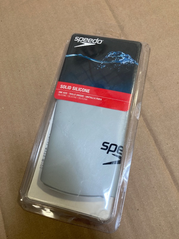 Photo 1 of Speedo Unisex-Adult Swim Cap Silicone, ONE SIZE